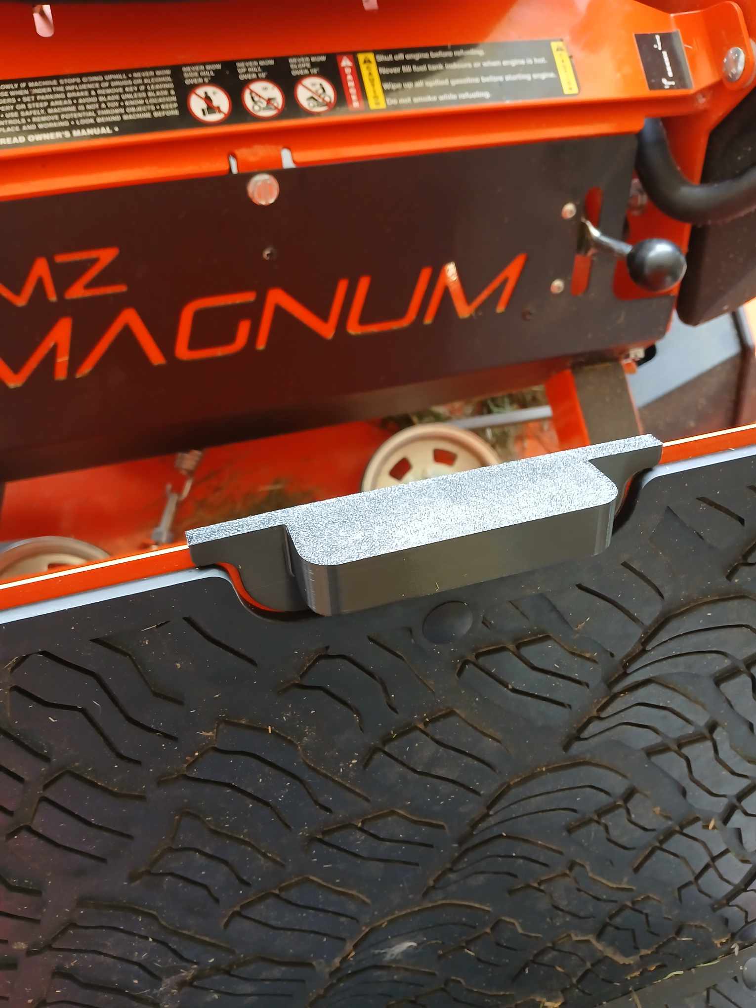 Bad Boy Mowers Floorboard Handle / Debris Blocker - Zt Avenger, MZ Magnum and Rambler - Image 4